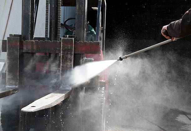 Best Pressure Washing Driveway  in Calumet, PA